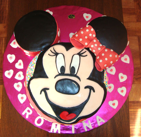 Pastel Minnie Mouse 3D. Técnica  fondant suizo