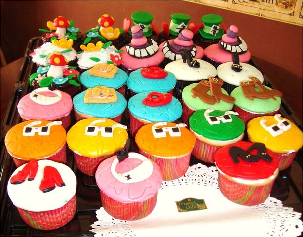 Fashion Cupcakes 

Técnica Fondant suizo
