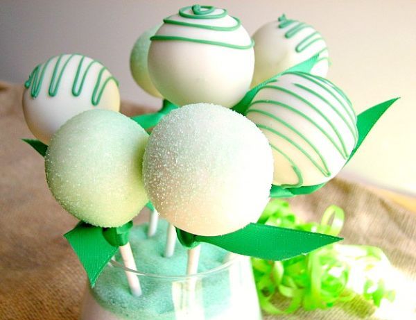 ST PATRICK POPCAKES