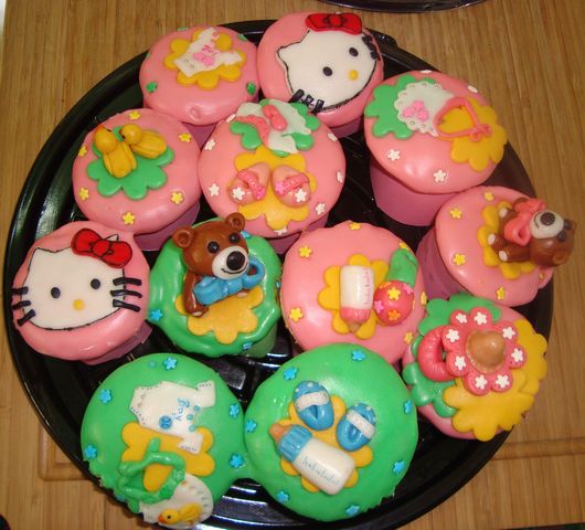 CUPCAKES BABY SHOWER. TECNICA FONDANT SUIZO